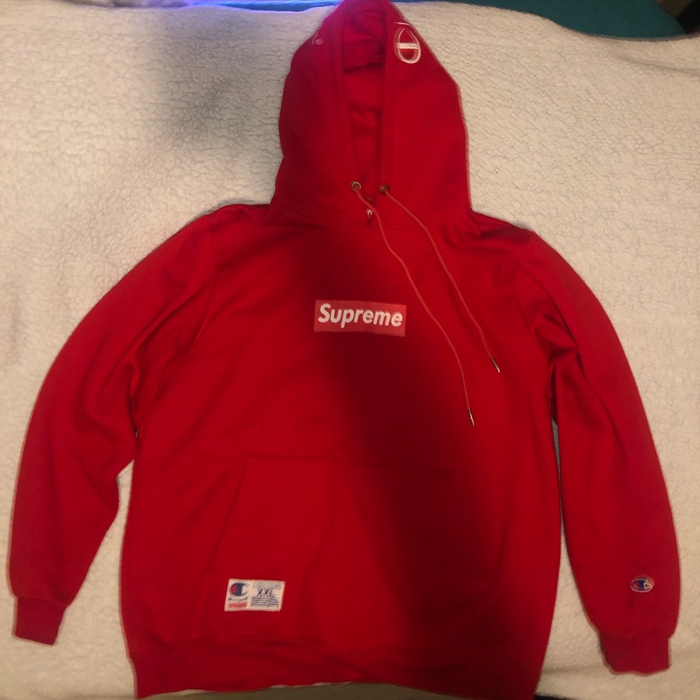Champion x Supreme Hoodie 🍓
